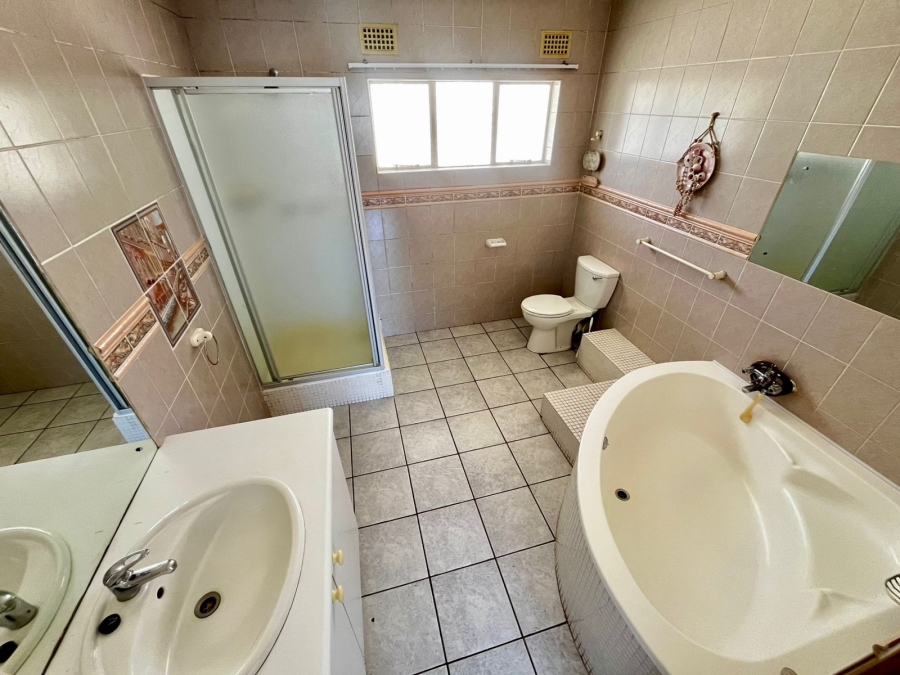 3 Bedroom Property for Sale in Greenfields Eastern Cape